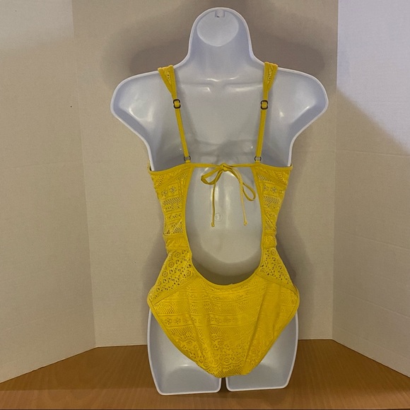 NWOT BECCA Reveal Crochet Plunge One-Piece Swimsuit - Picture 6 of 7